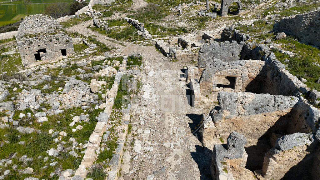 Sillyon antik kenti tepe görünümü